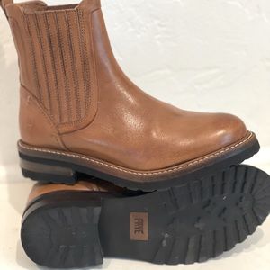 Ella Moto Chelsea boots